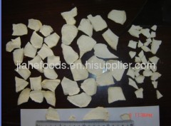 crushed air dried horseradish flakes