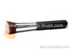 Classic Liquid Angled Foundation Brush