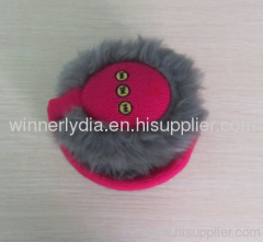 Folded overhead knitted earmuff in oval shape