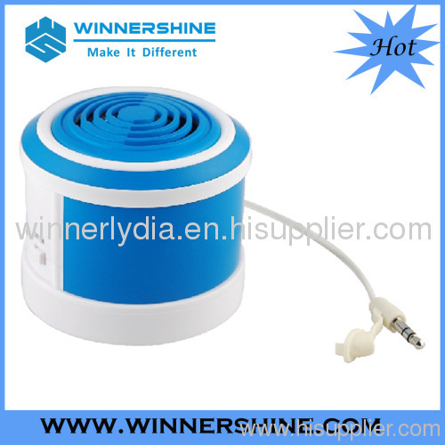 Round cube mini speaker in stereo sound