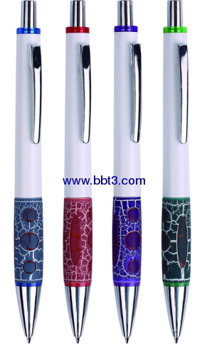 Plastic click-action ballpen with lacquer grip