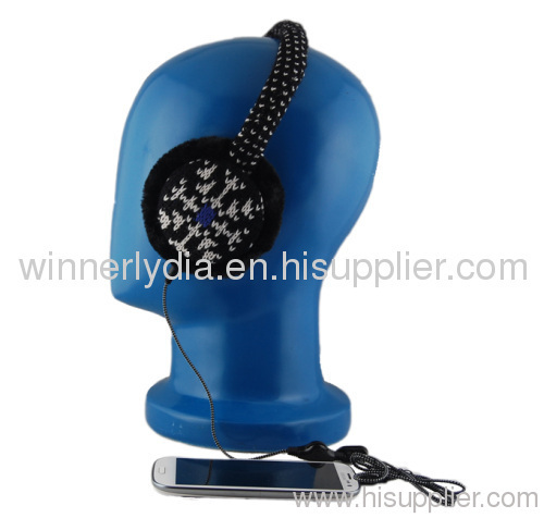 Overhead snowflake knitted earmuff headphone