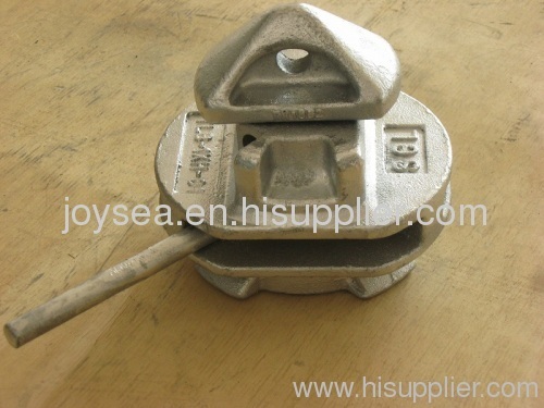 Breech base twistlocks for Container Securing