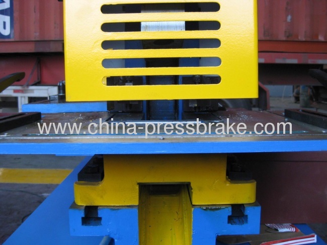 hydraulic steel worker machine