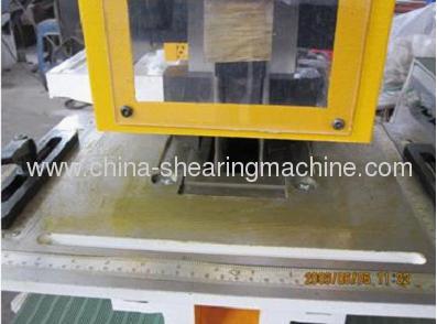 Hydraulic ironworker shearing and punching machine