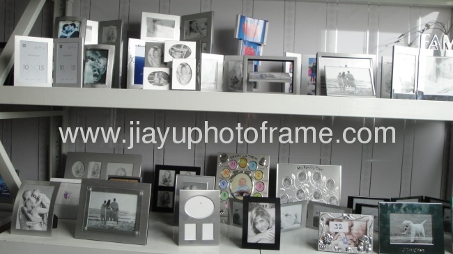 Curve Metal Photo Frame 20x 25cm (8x10