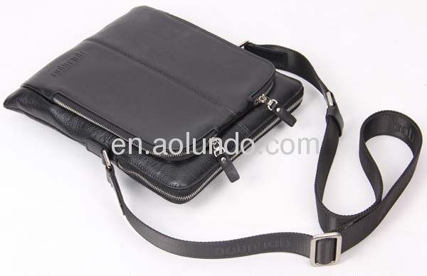 Vintage shoulder strap bag for men