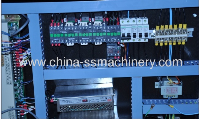 Medical care parts making injection machine