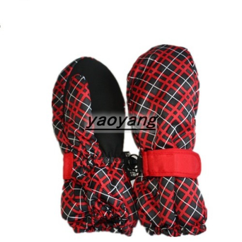 lovely and cute style and high quality children sport gloves