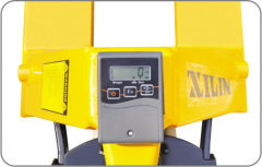 Lifting truck with electronic mobile scale (scale pallet truck)