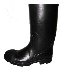 Steel toe rubber boots