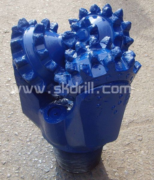 API standard 11 5/8 IADC 127 steel tooth tricone bit