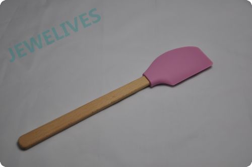 Jewelives SiliconeScraper with wooden Handle