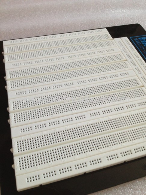 ZY-W208 - - 3260 points solderless Breadboard