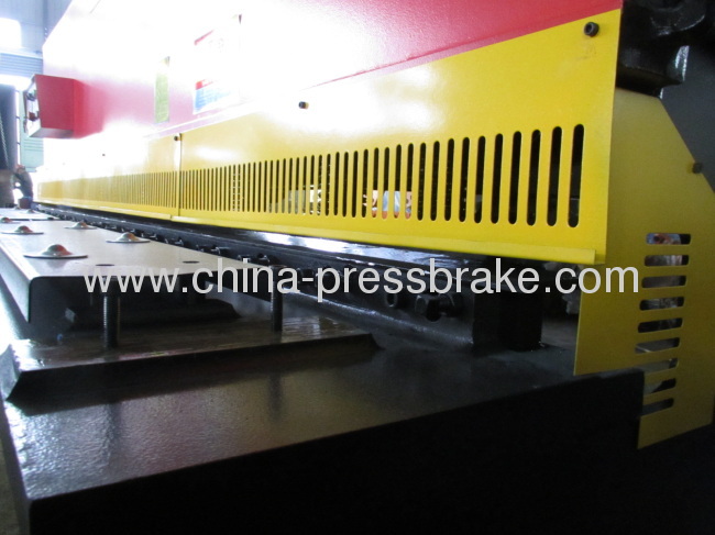 hydraulic guillotine shearing machine