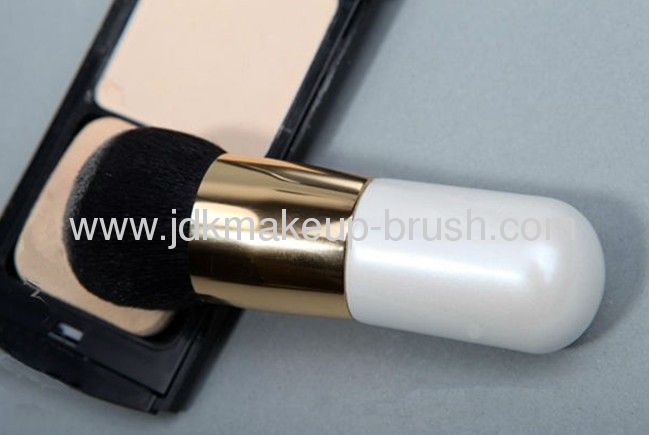 Cute Single Goat Hair Professional Powder Brush