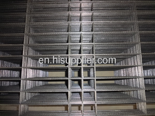 Welded wire mesh panel