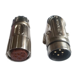Power connectors with threaded version