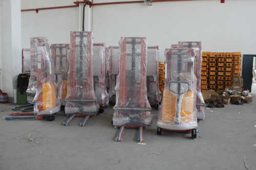 CTD Semi-electric stacker 2