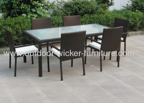 Outdoor rattan furniture dining table with diing chairs