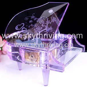 crystal piano music box