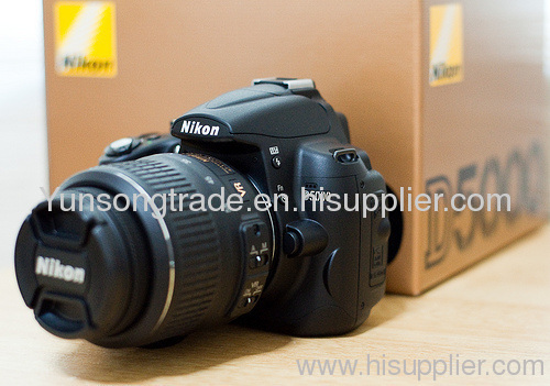Nikon D5000 12.3 MP Digital SLR Camera AF-S DX VR 18-55mm