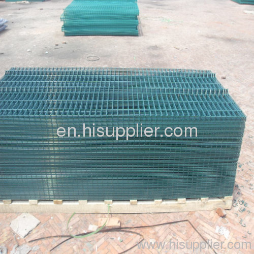 Welded wire mesh panel