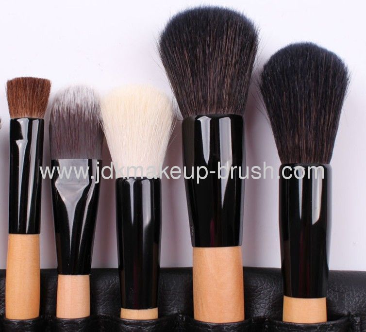 The cheapest 18pcs Professional makeup Brush set