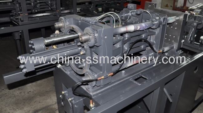 injection molding machine clamping unit