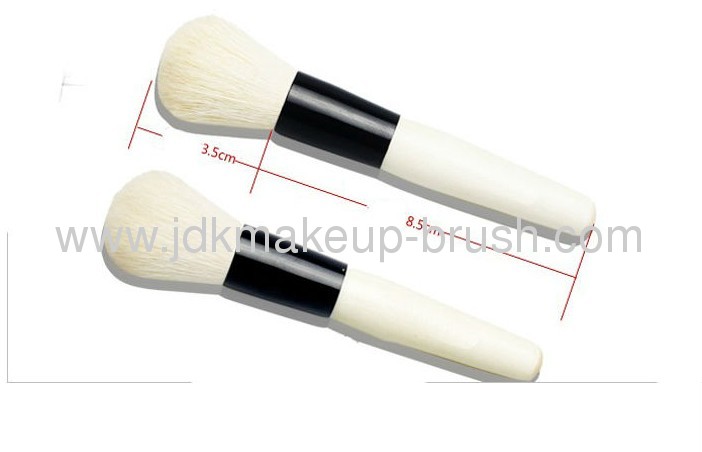 White Goat hair Blush brush with Natural wooden handle