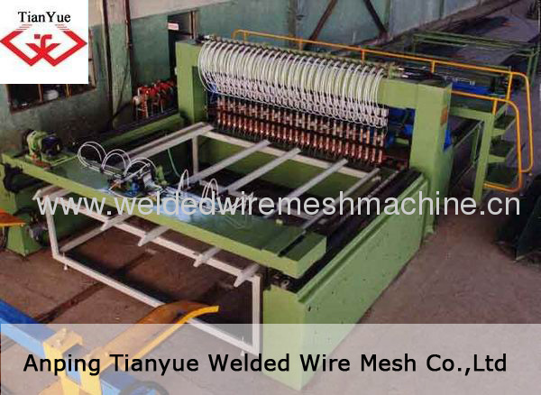 Semiautomatic welded wire mesh machine