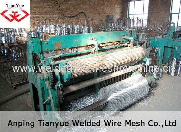 Semiautomatic welded wire mesh machine