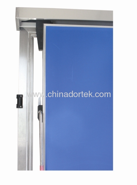 middle type sliding freezer doors with coated steel door panels