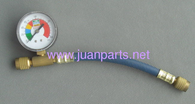 Refrigeration hoses with gauge