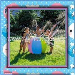 Inflatable sprinkler beach ball