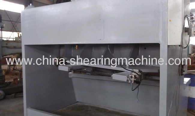 QC11 Hydraulic guillotine shearing machine
