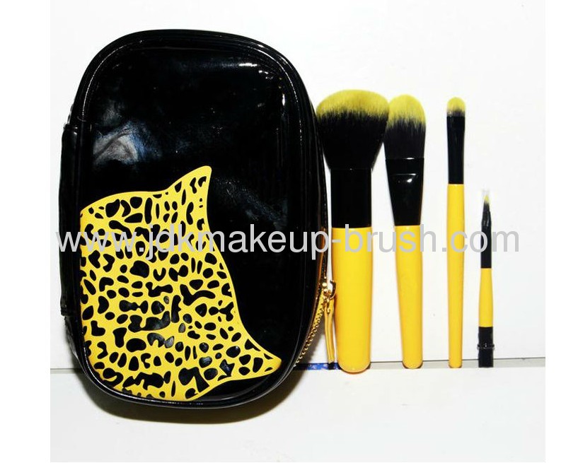 Fashionable Mini size 4pcs Makeup brush set for travel