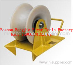 cable roller for well head: