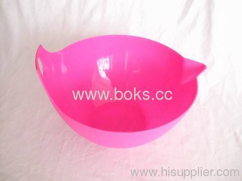 pink plastic salad bowls