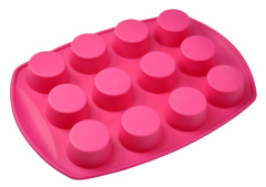 Direct Manufactures offer the Silicone cake mould in daily use