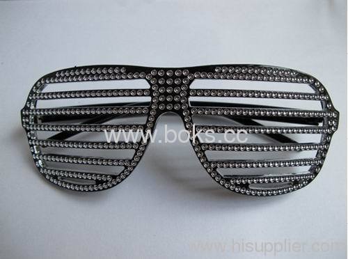 Fashion style plastic pinhole glasses