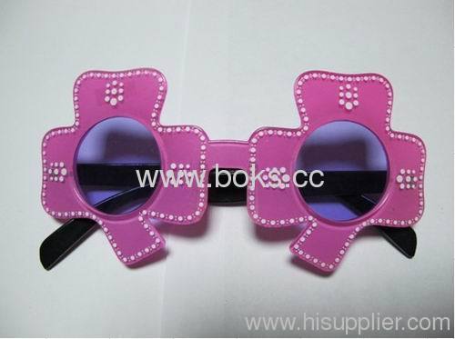 pink cheap plastic party glasses