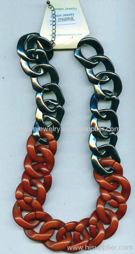 assorted color plastic chain-link necklace