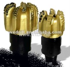 PDC diamond bit for drilling