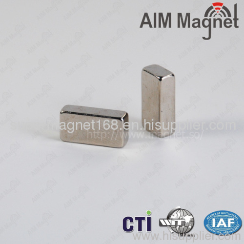 Sintered block rare earth magnet