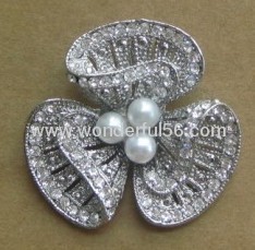 pearls brooch