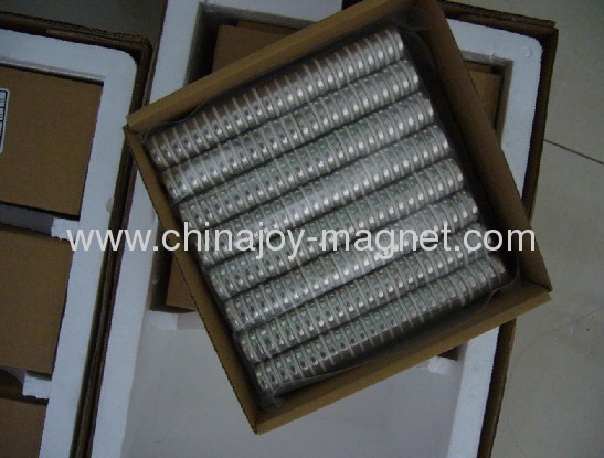 Permanent Neodymium Ring Magnet 4 poles on surface magnetized