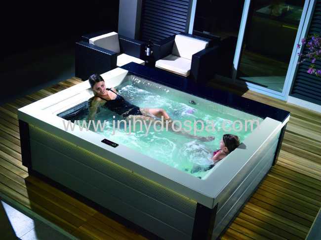 Massage whirpool hot tub outdoor