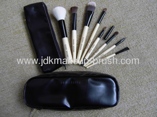 Bobbi Brand new Makeup Brush set