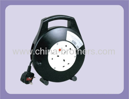 Portable UK extension cable reel with 3 outlets 13a